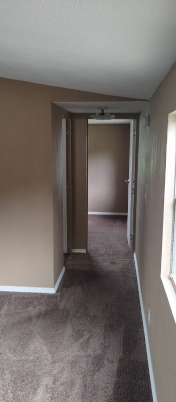 Building Photo - 135 SE Guinevere Ct