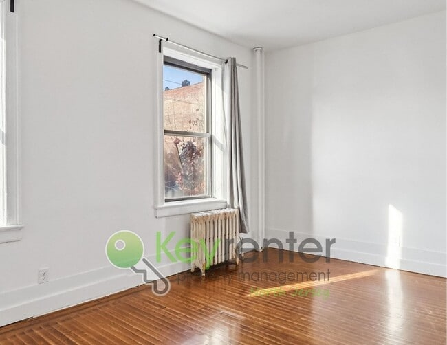 Building Photo - Freshly Updated 1-Bedroom Condo Across from Lincoln Park – Jersey City