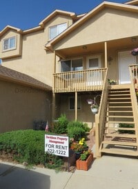 Building Photo - Great 3 Bedroom Condo the Briargate Area