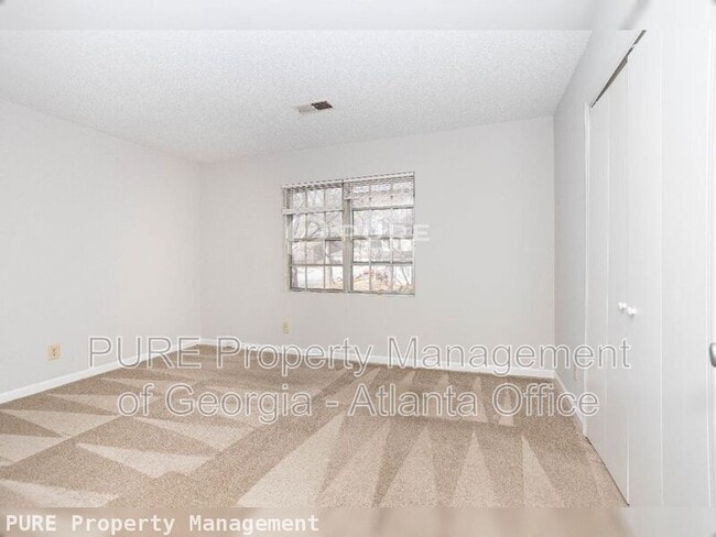 Building Photo - 772 Rogers Way SW