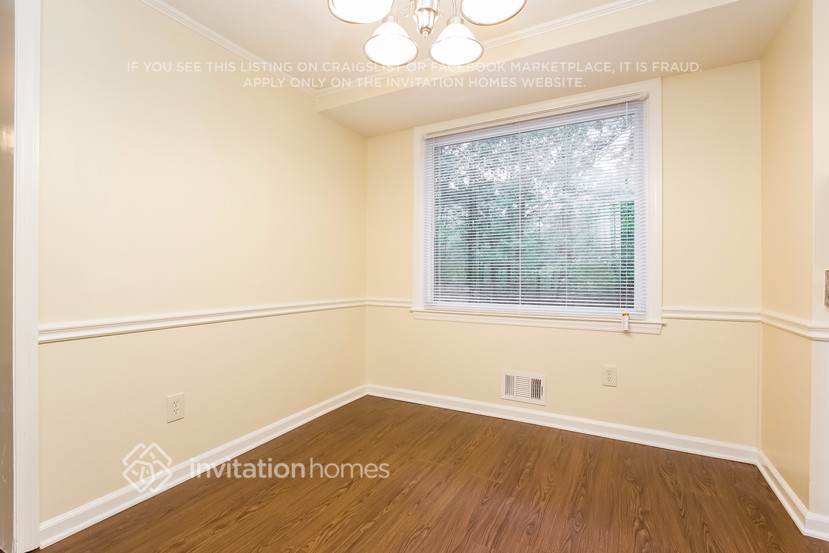 Building Photo - 945 Daisy Ct NW