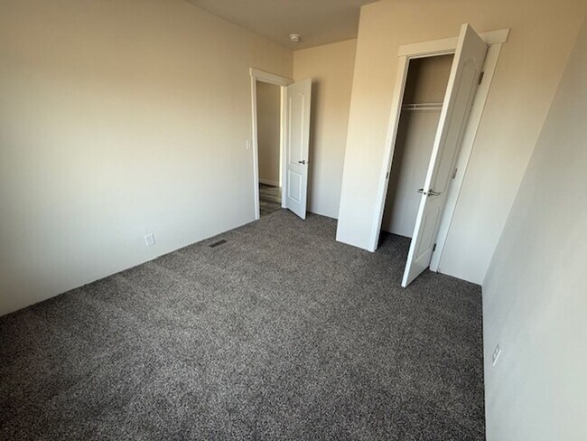 Building Photo - Brand New Manufactured Home on 1.5 Acres!