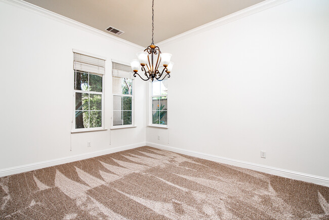 Master bedroom - 2171 Serena Ave