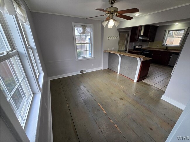 Building Photo - 205 Elmbrook Dr