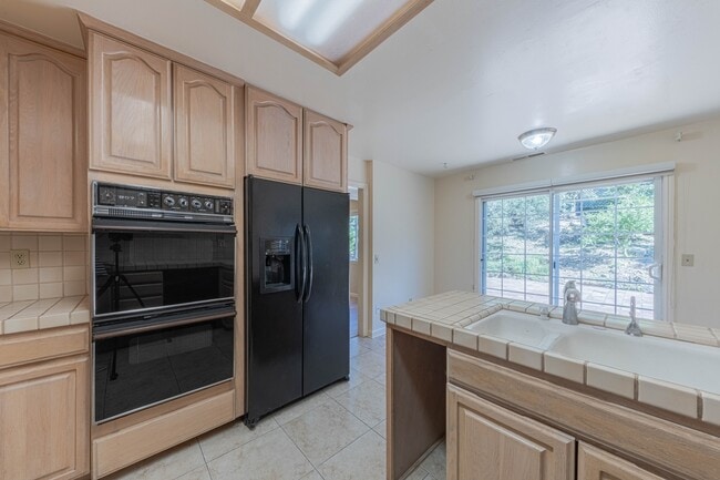 Building Photo - 17967 Berta Canyon Rd