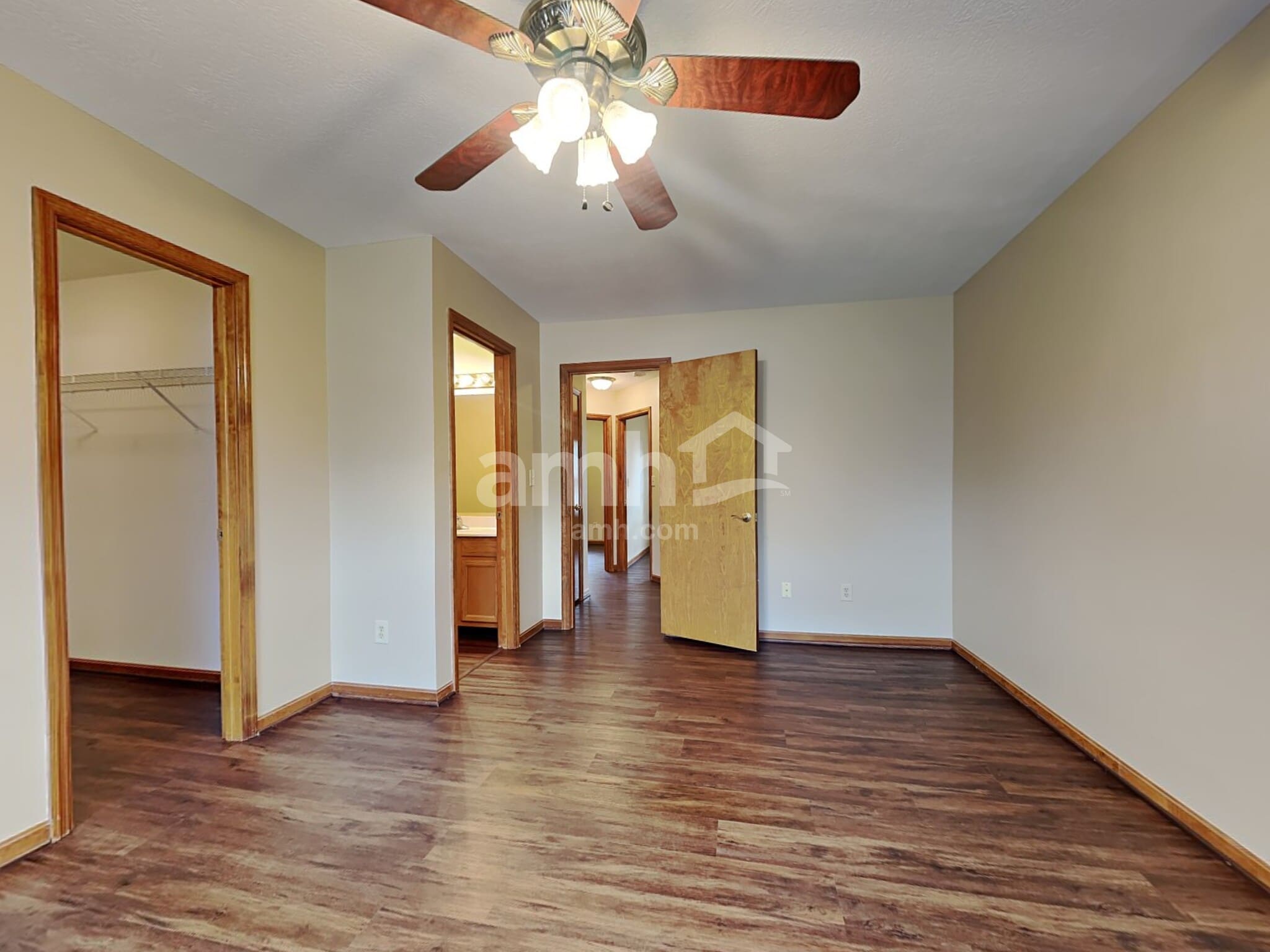 Building Photo - 333 Greenwood Ln