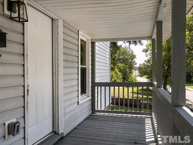 Building Photo - 234 Hatch St