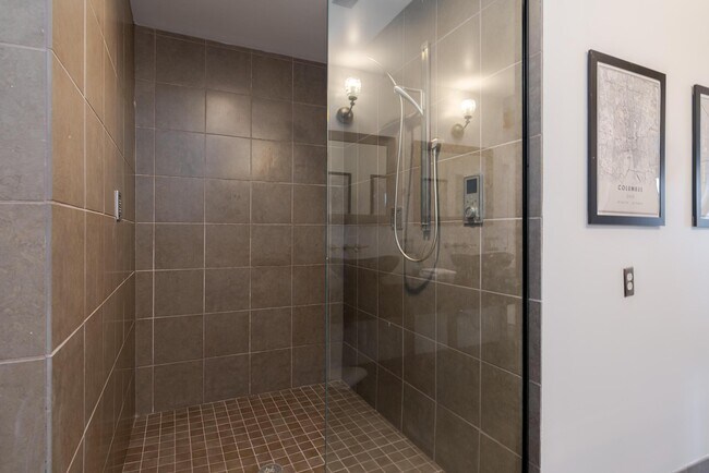 Building Photo - 225 N 4th St