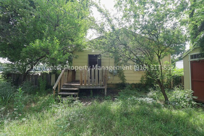Building Photo - 2144 N Garrison Pl
