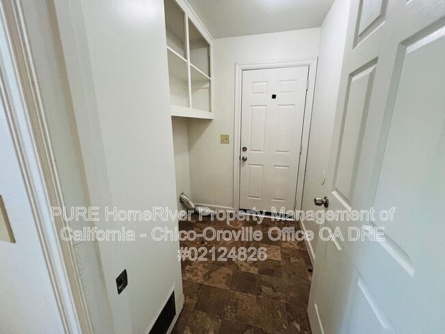 Building Photo - 9210 Goodspeed St