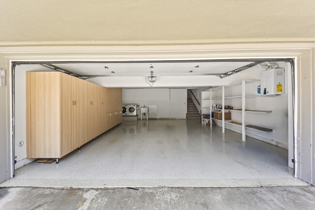 Building Photo - 13336 Maxella Ave