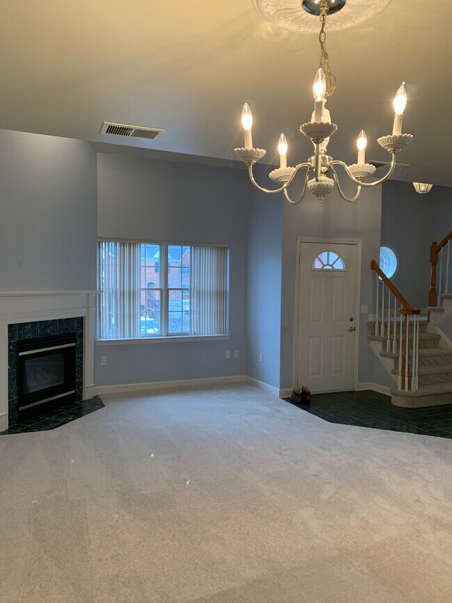 Living room - 6916 Fairfax Dr