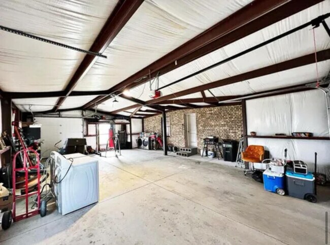 Building Photo - 16704 County Rd 1350