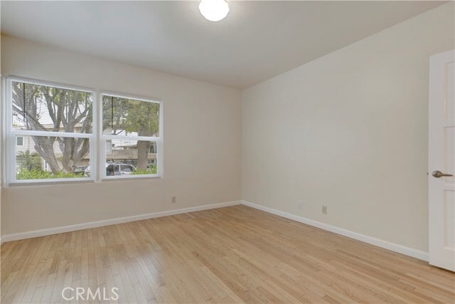 Building Photo - 559 E Providencia Ave