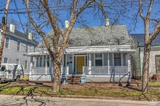 Building Photo - 305 Walker St
