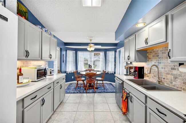 Building Photo - 9000 SW 91st Terrace