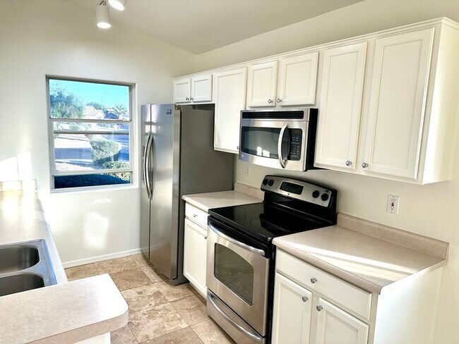 Building Photo - Adorable single story, corner lot home wit...