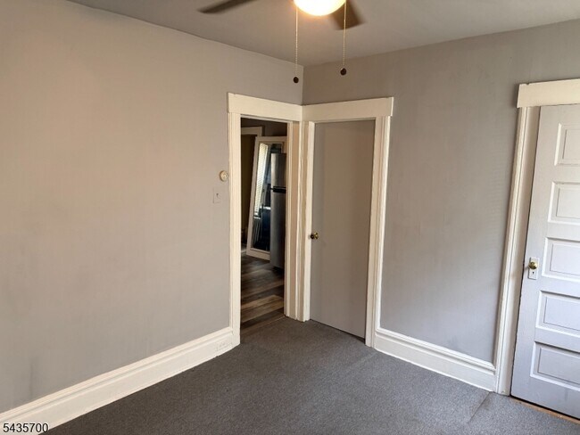 Building Photo - 391 Glenwood Ave