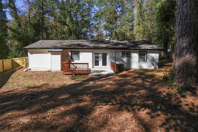 Building Photo - 1508 Peachcrest Rd