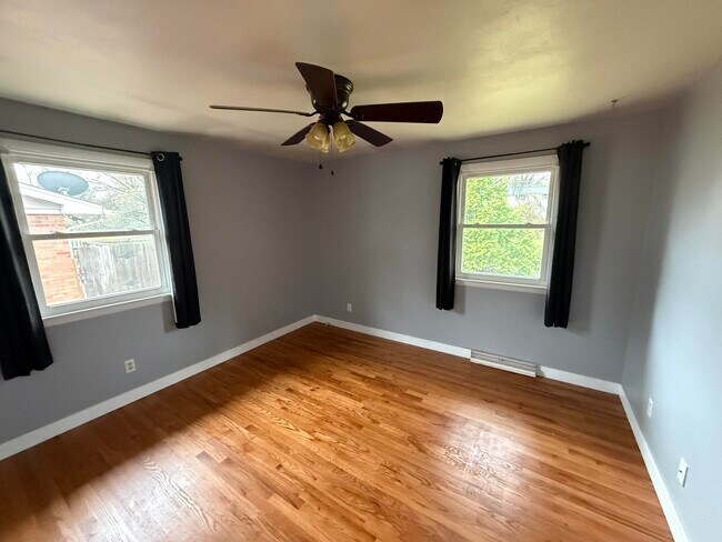 Building Photo - 211 Bourn Ave