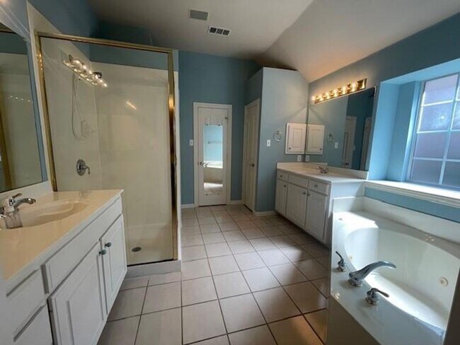 Building Photo - 3710 White River Dr