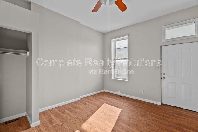 Building Photo - 3021 Iowa Ave