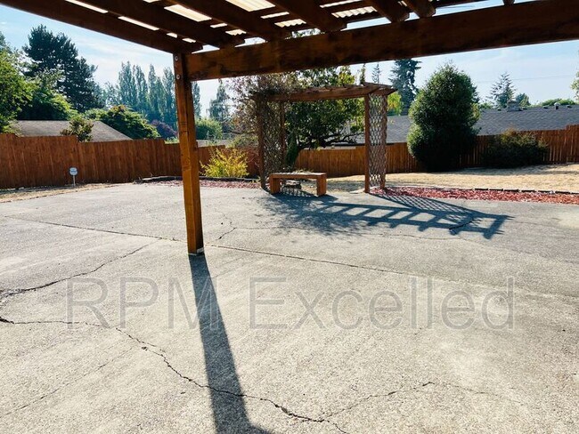 Building Photo - 25635 30th Ave S