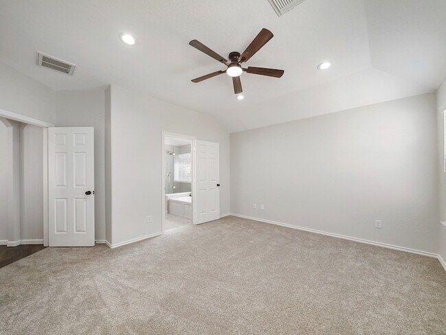 Building Photo - 3301 Clover Hill Ln