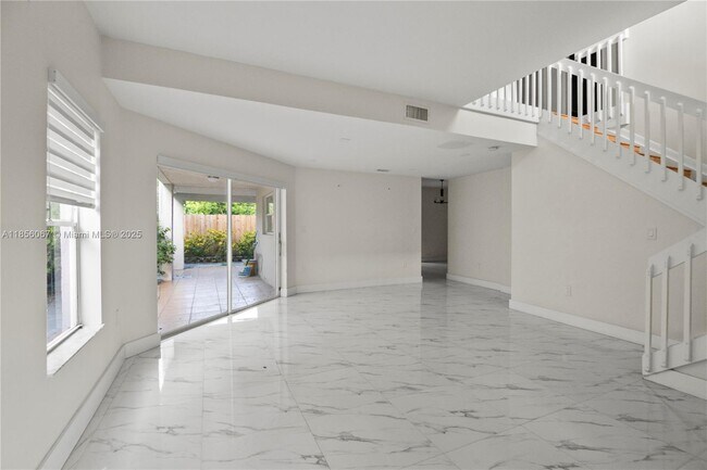 Building Photo - 10073 SW 117th Ct