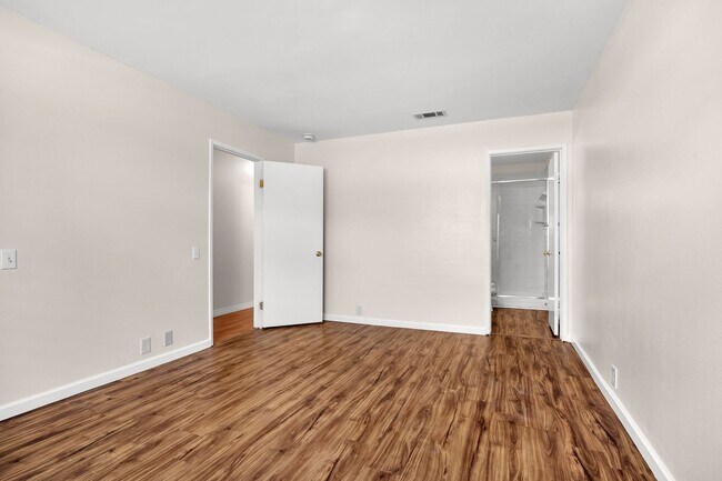 Building Photo - 10536 Greenford Dr