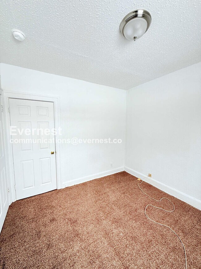 Building Photo - 13909 Hartwell St