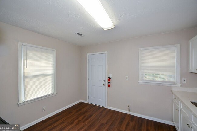 Building Photo - 2259 Nelms Dr SW