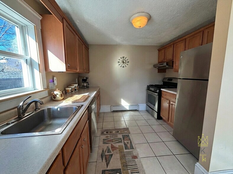 Building Photo - 14 Mt Vernon St