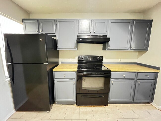 Building Photo - 2618 NW 26th St