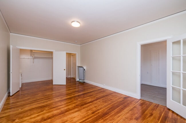 Building Photo - 226 Athol