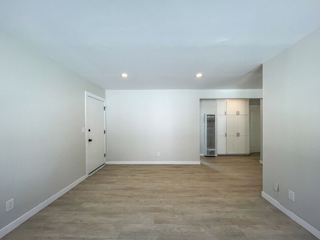Interior Photo - 1549 W 224th St