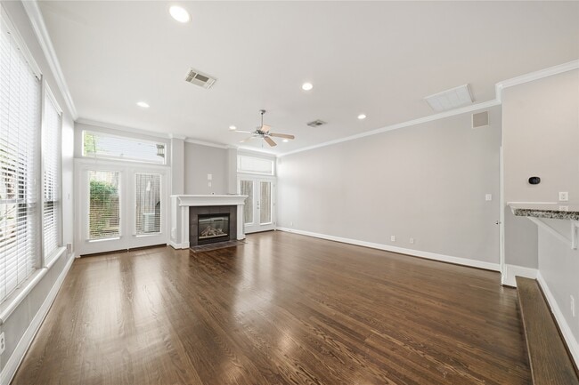 Building Photo - 2304 Albans Rd