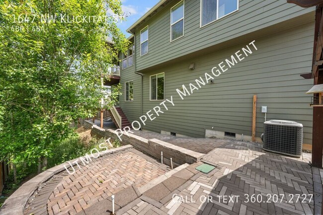 Building Photo - 1647 NW Klickitat St
