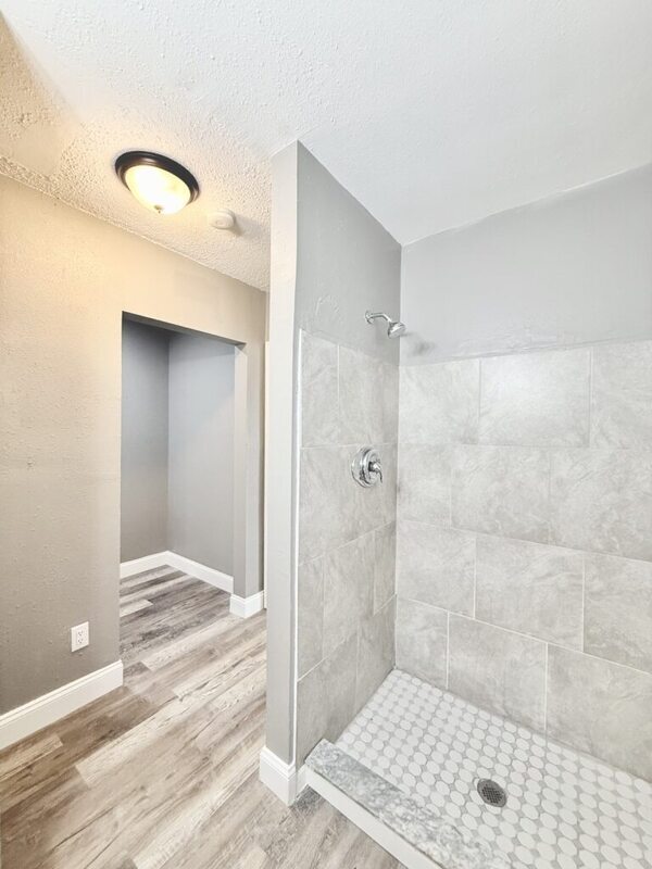 Building Photo - 932 22nd St S