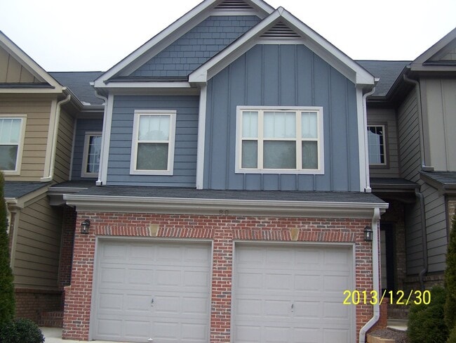 Primary Photo - TOWN HOME IN GATED COMMUNITY WITH POOL!