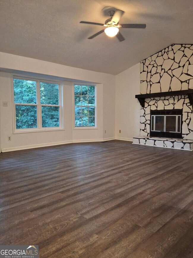 Building Photo - 3145 Malvern Dr