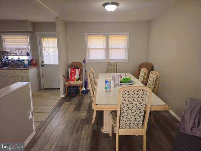 Building Photo - 12 Fairmount Dr