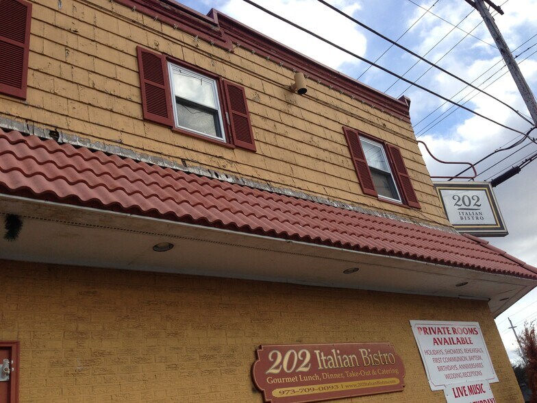 Building Photo - 177 Main St