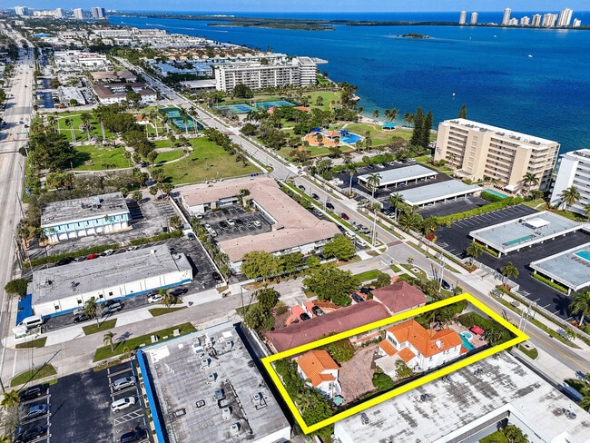 Building Photo - 414 Lake Shore Dr