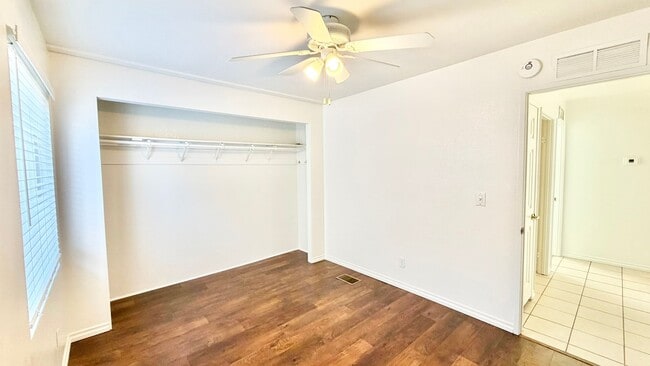 Building Photo - Lovely Single-Story Home in the Friendly a...