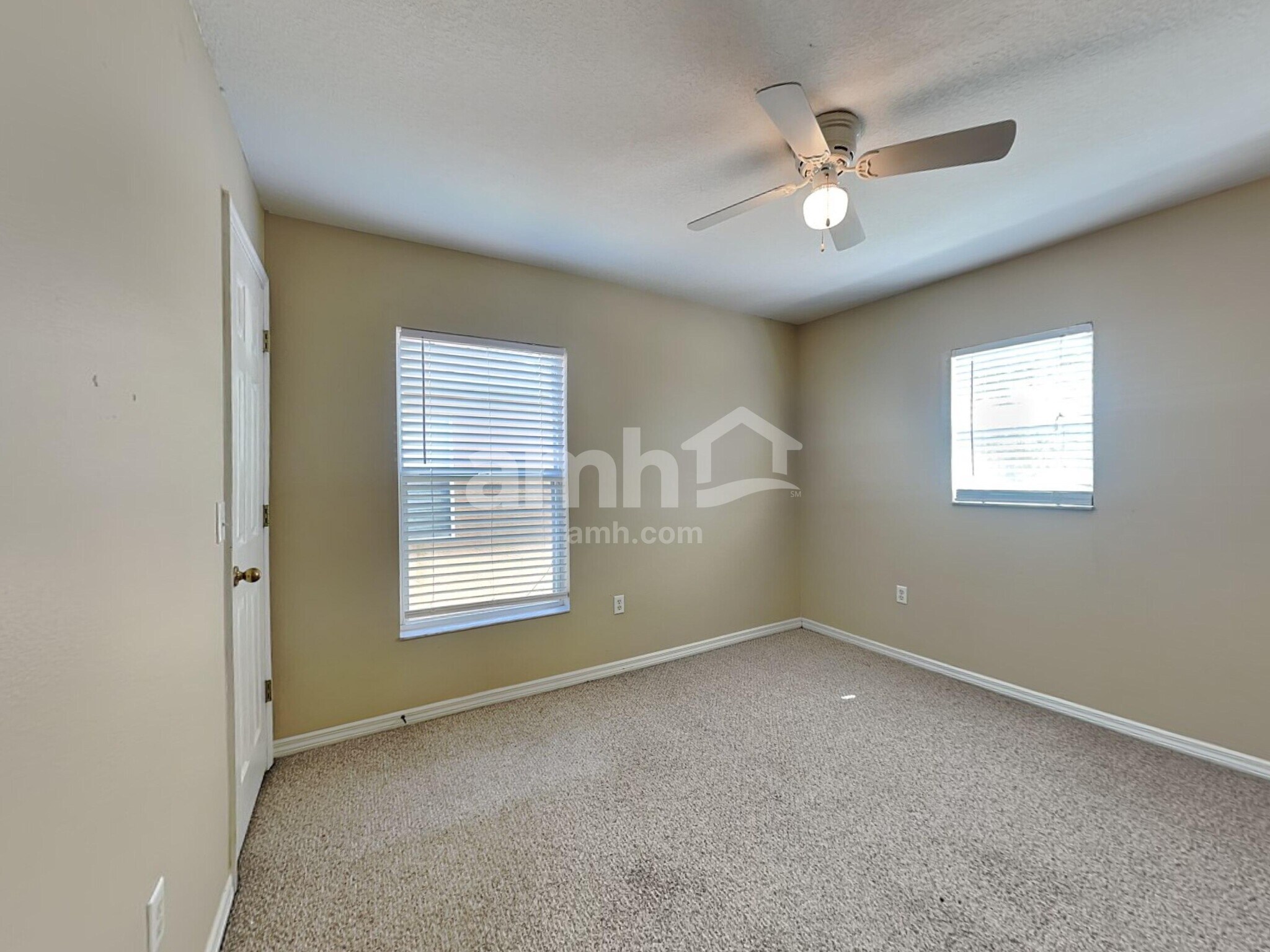 Building Photo - 6924 Lake Eaglebrooke Dr