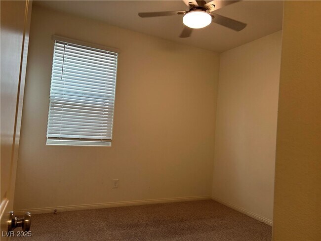 Building Photo - 4172 Scarlet Cob Ave