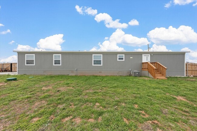 Building Photo - Spacious Country Living In Gholson