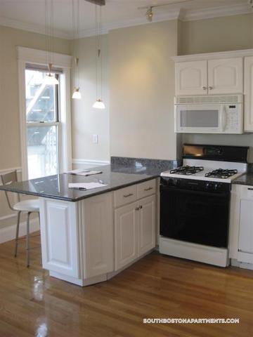 Building Photo - 190 L St