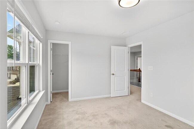 Building Photo - 5377 Fountainhead Ln